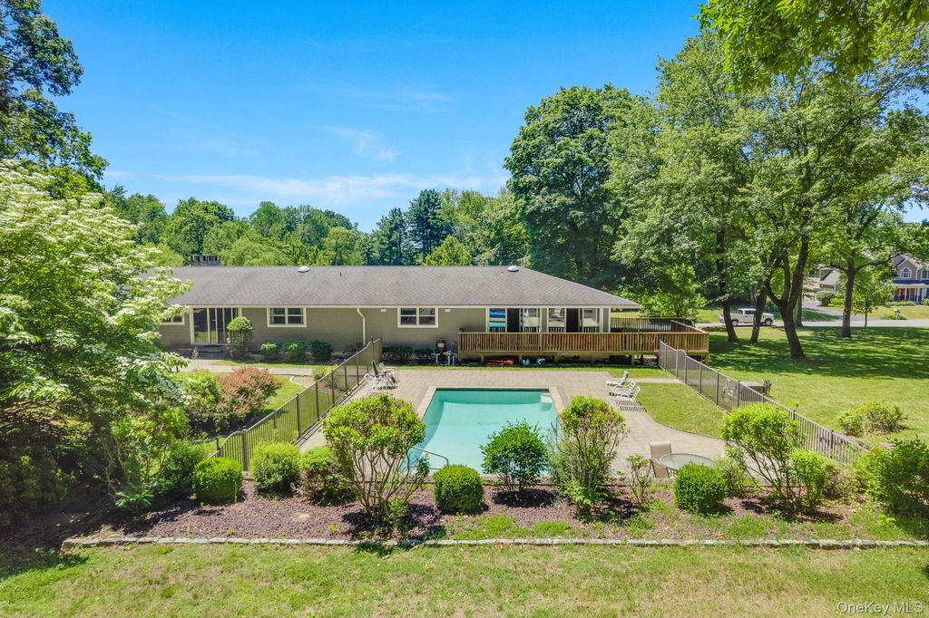 Photo of 21 Vail Road, Poughkeepsie, NY 12603 (MLS # 1018187)