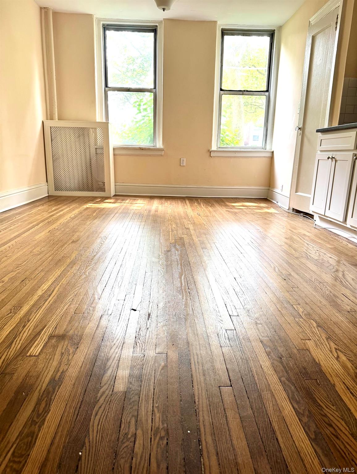 472 Gramatan Avenue Bldg. 1, Unit D1