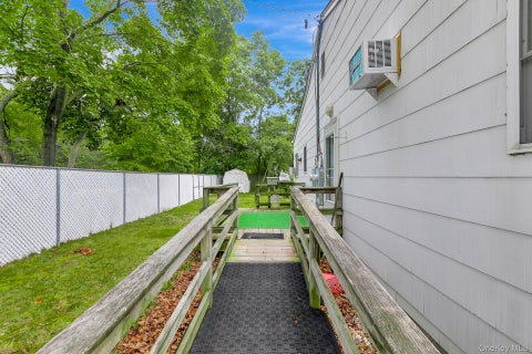 Apartment For Rent - 4 Brooktree Court<br/> Bohemia, NY 11716