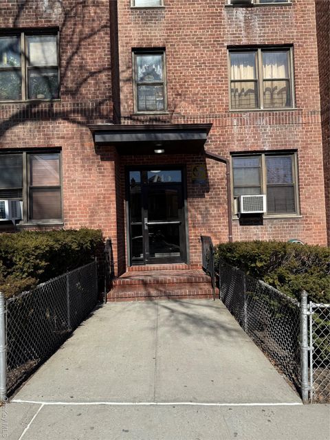 Homes For Sale - 745 E 231st Street #3F<br/> Bronx, NY 10466