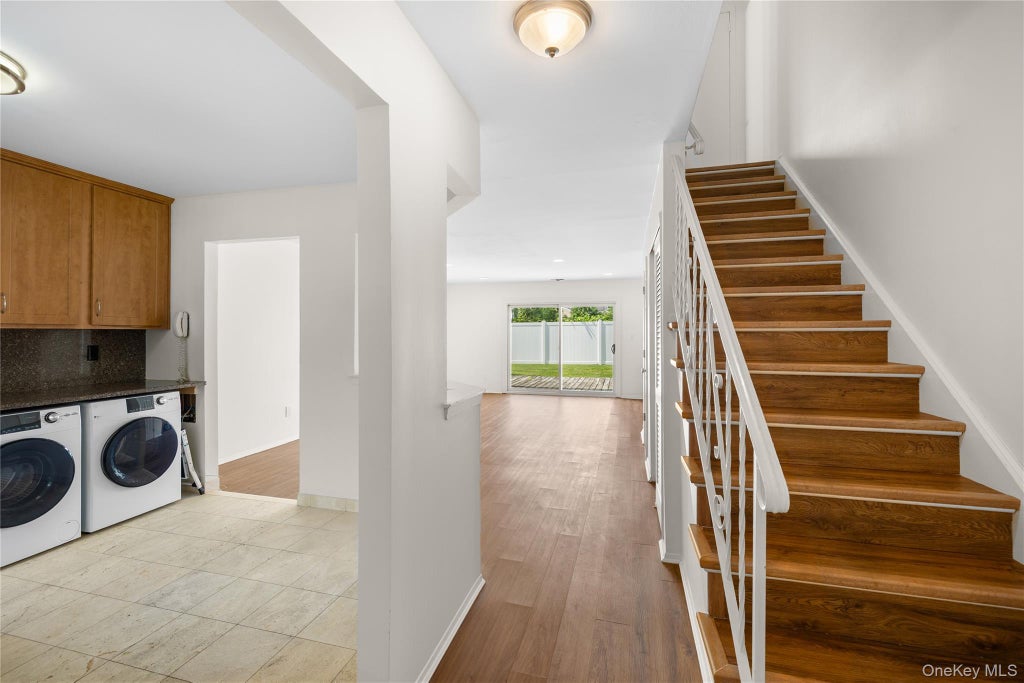 Photo of 650 newbridge Road #15, East Meadow, NY 11554 (MLS # 1016439)