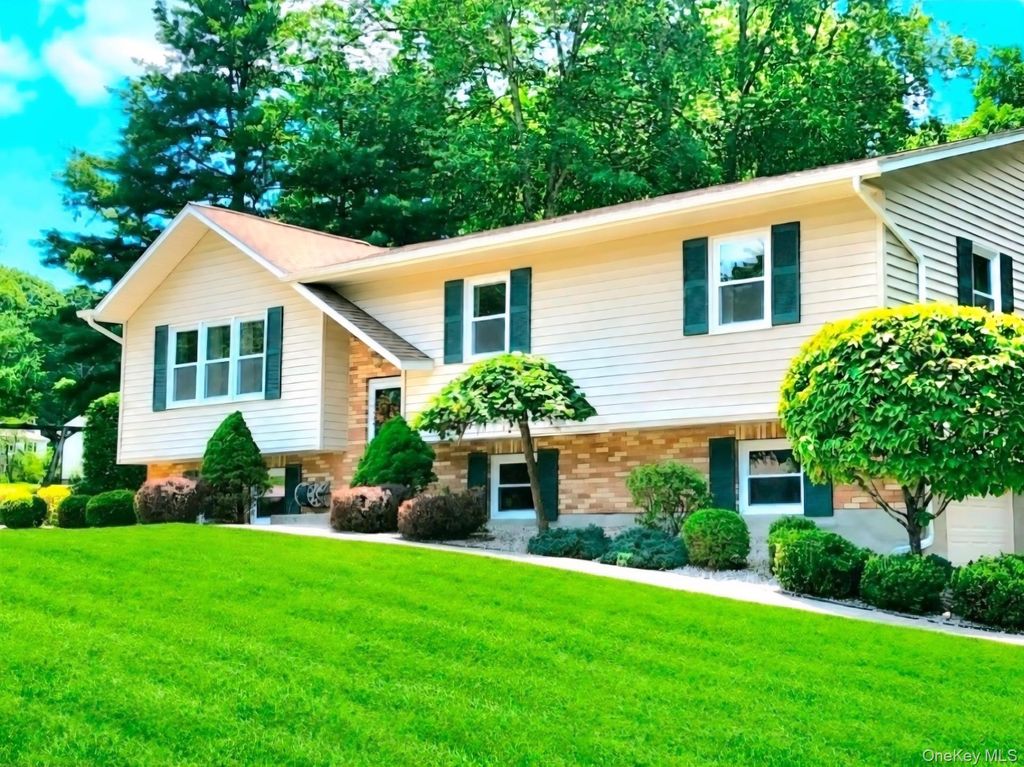 Photo of 4 Tanglewood Lane, Poughkeepsie, NY 12603 (MLS # 1024864)