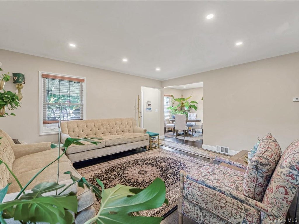 Photo of 1517 Falmouth Avenue, New Hyde Park, NY 11040 (MLS # 1061141)