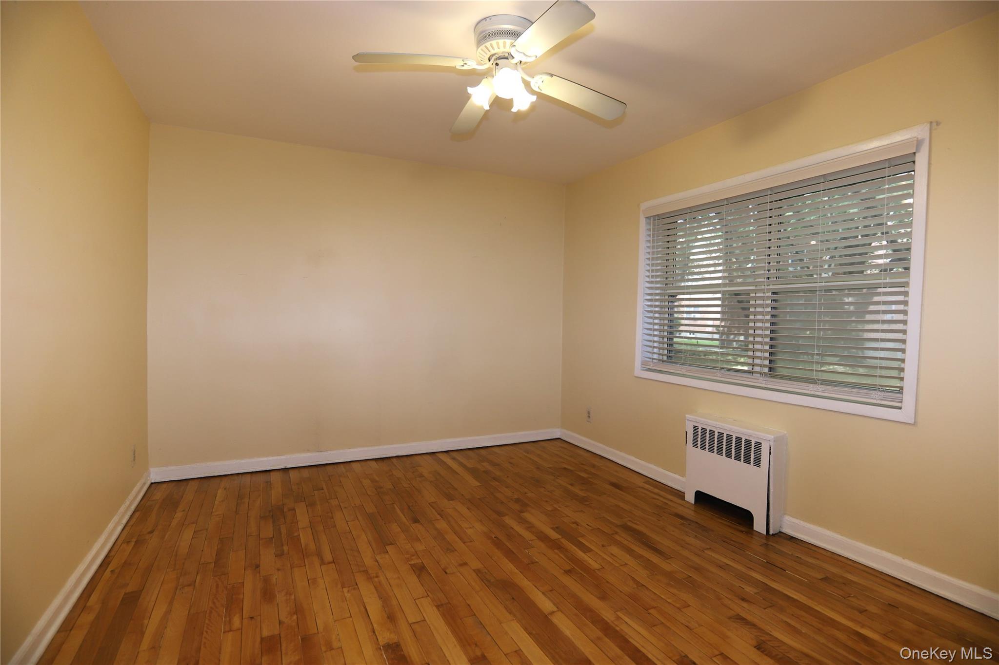 330 S Broadway E1