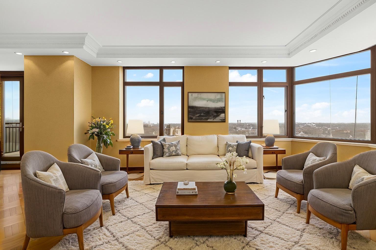 Queens Blvd Blvd 10B, Forest Hills, Queens, NY - 2 Bedrooms  
2 Bathrooms  
5 Rooms - 