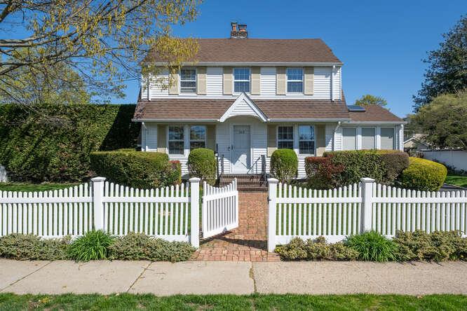 39 Cedar Drive Dr, Shinnecock, New York image 1
