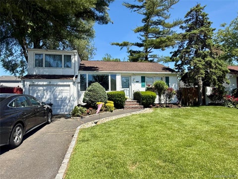 Homes For Sale - 3 Terry Street<br/> Hicksville, NY 11801