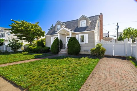 Homes For Sale - 175 Lee Avenue<br/> Hicksville, NY 11801