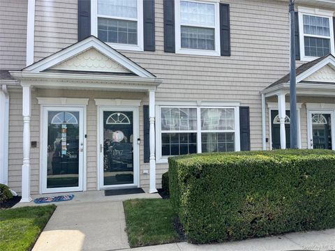 Photo of 1147 Willow Lane, Valley Stream, NY 11580 (MLS # 891188) Photo of 1147 Willow Lane, Valley Stream, NY 11580 (MLS # 891188)