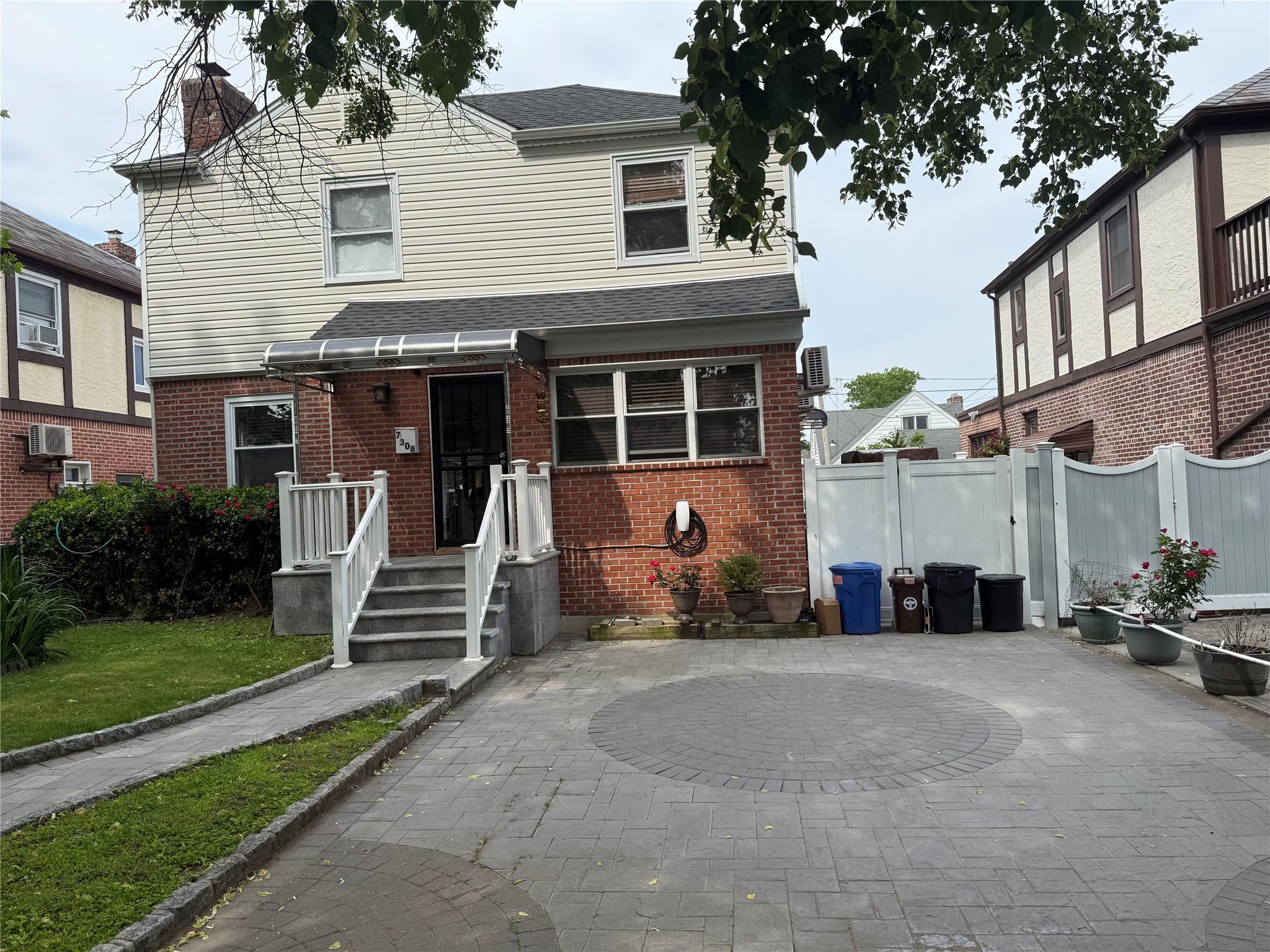 Property for Sale at 187th Street, Fresh Meadows, Queens, NY - Bedrooms: 4 
Bathrooms: 3 
Rooms: 6  - $1,449,000