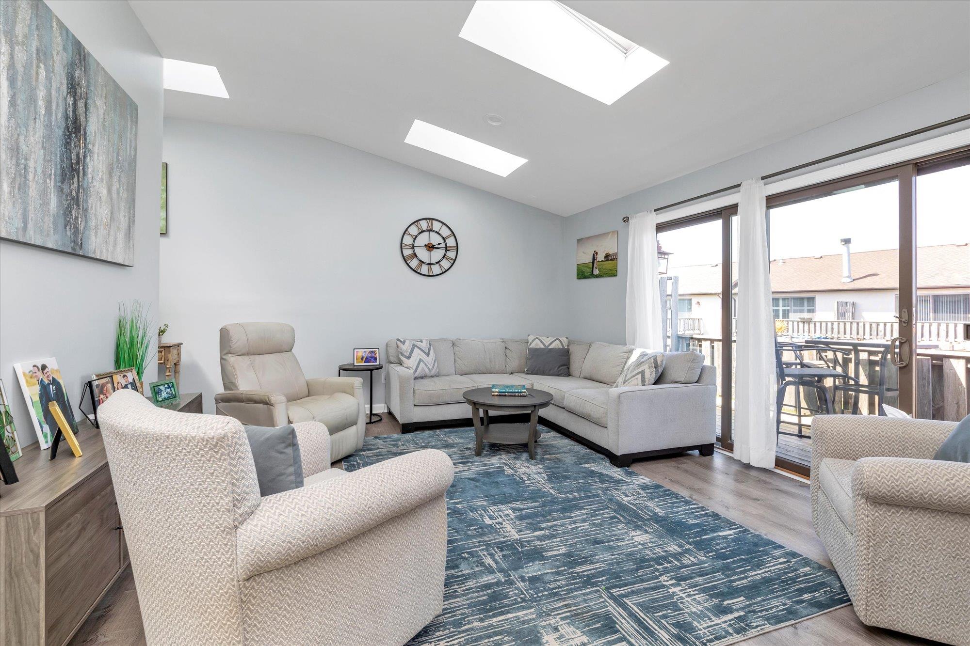1 Anchorage Way #303, Freeport, New York image 3