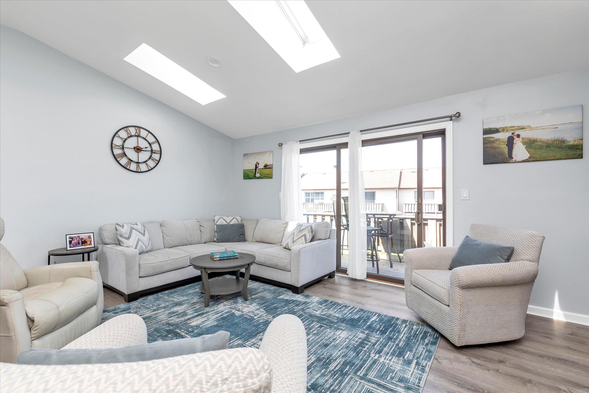 1 Anchorage Way #303, Freeport, New York image 4