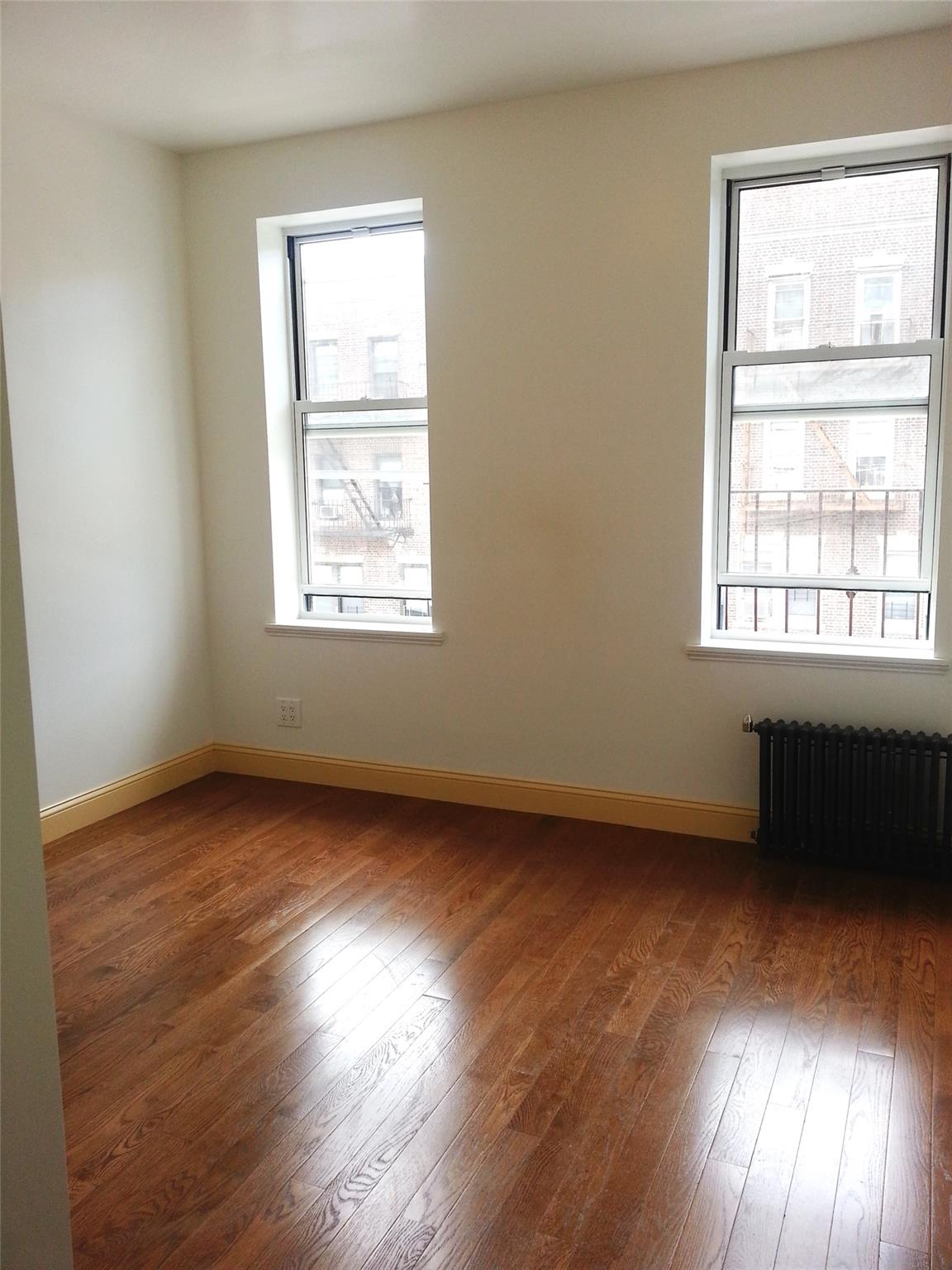 Rental Property at 40th Street 2F, Sunnyside, Queens, NY - Bedrooms: 1 
Bathrooms: 1 
Rooms: 3  - $2,100 MO.