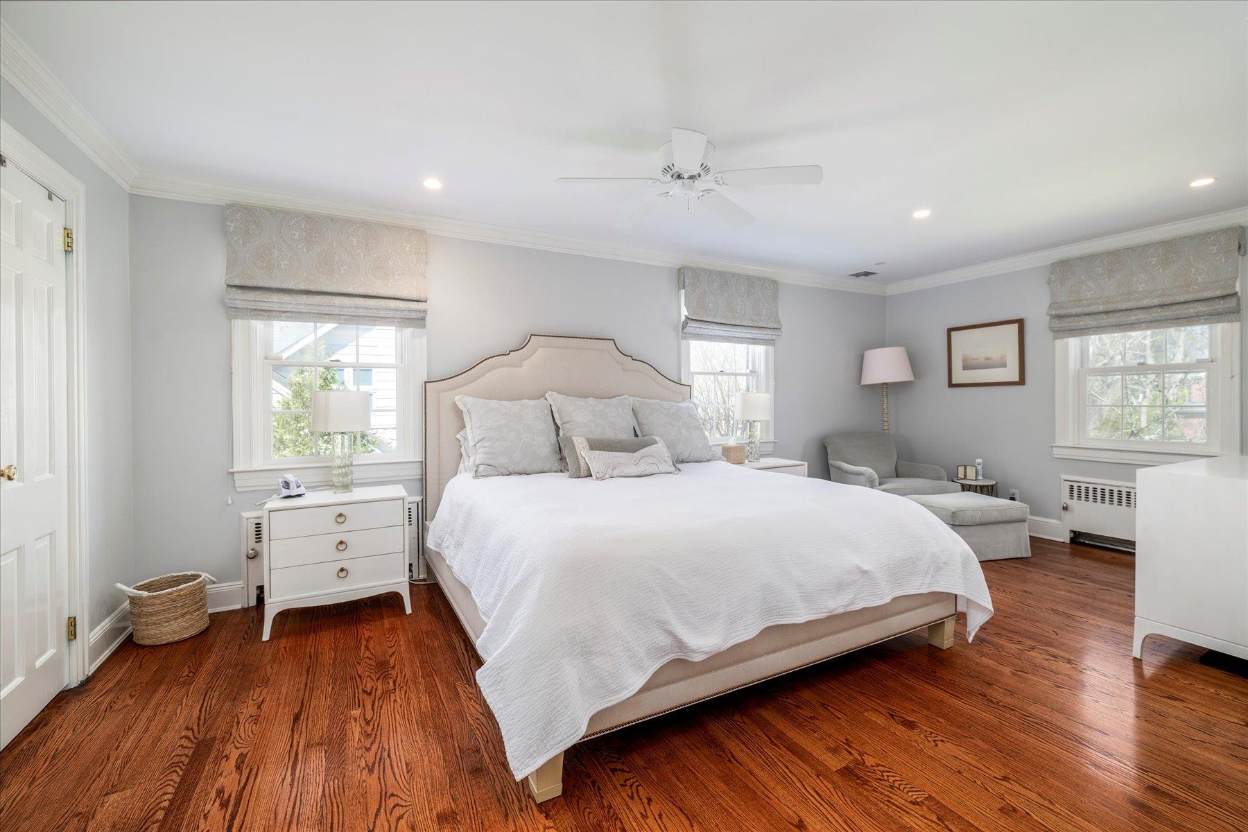 54 Roxen Road, Rockville Centre, New York image 9
