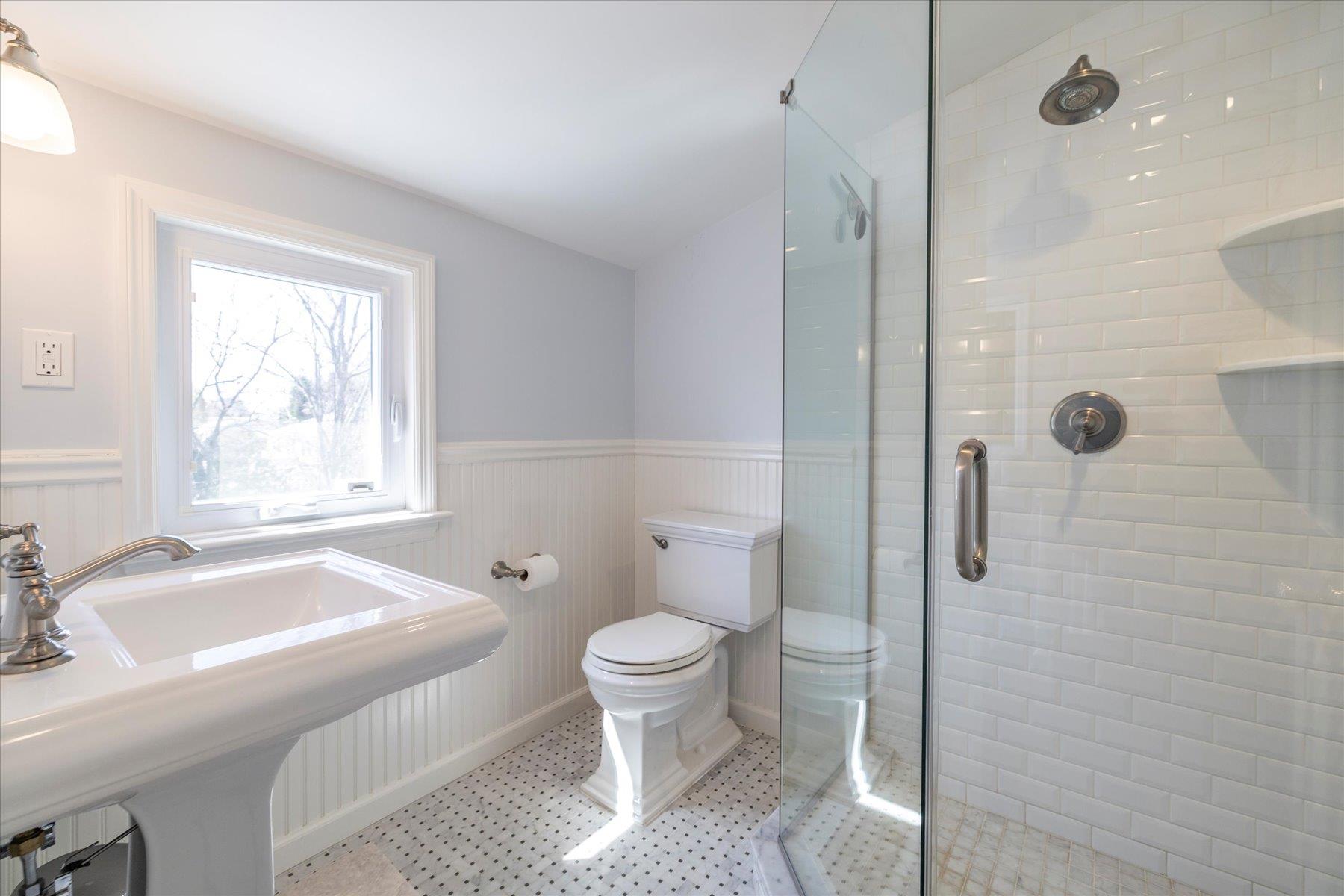 54 Roxen Road, Rockville Centre, New York image 16