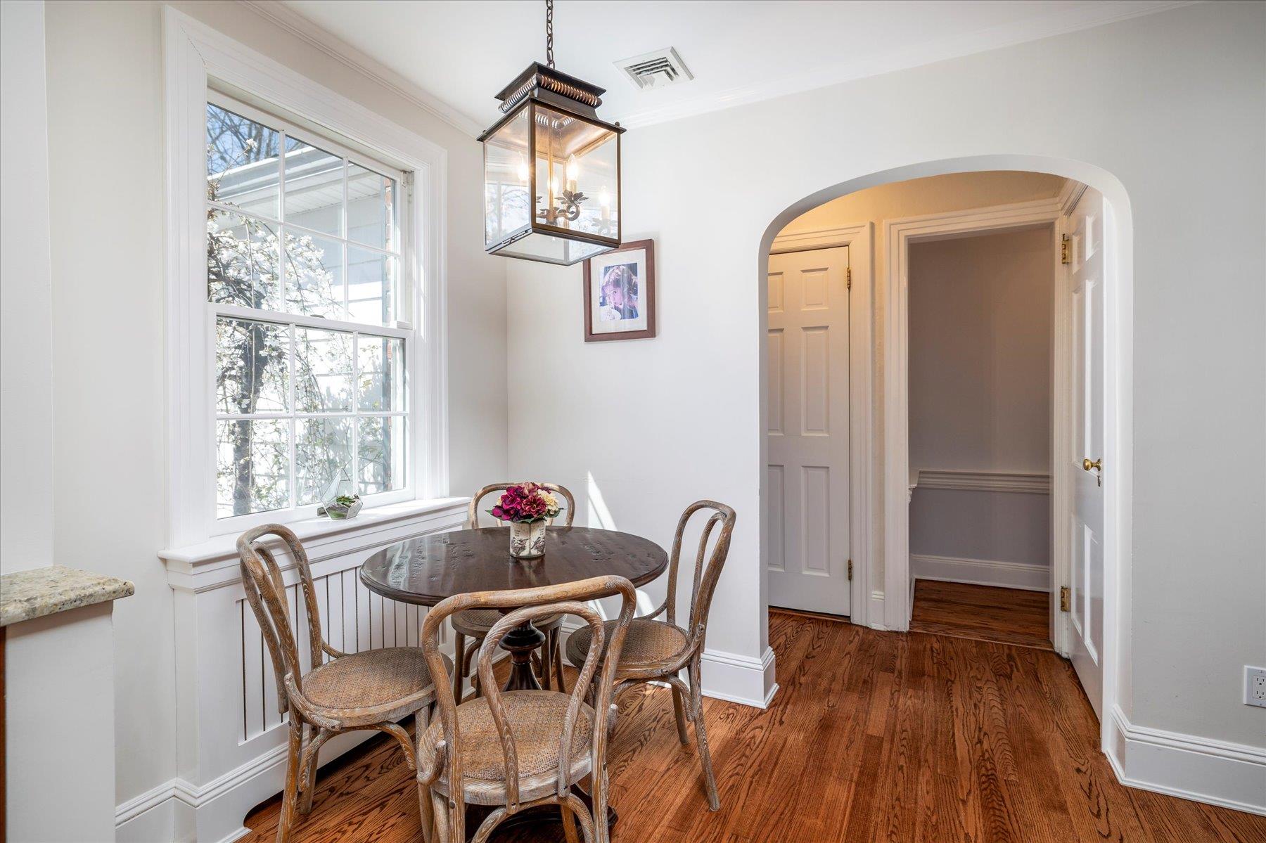 54 Roxen Road, Rockville Centre, New York image 7