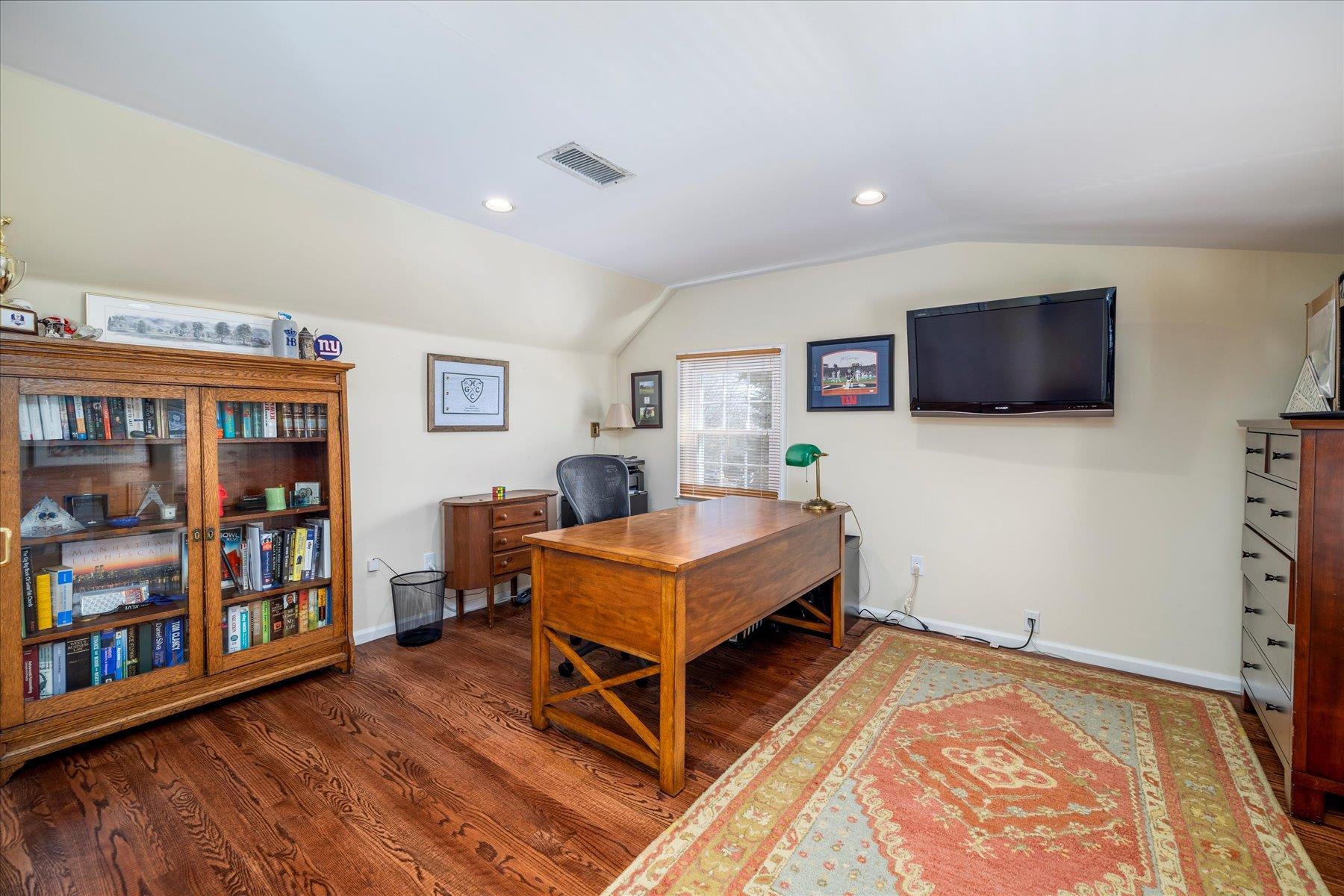 54 Roxen Road, Rockville Centre, New York image 14
