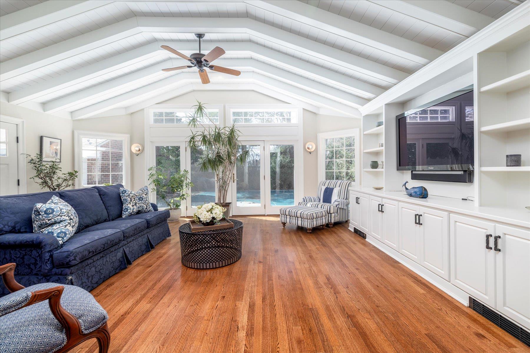 54 Roxen Road, Rockville Centre, New York image 5