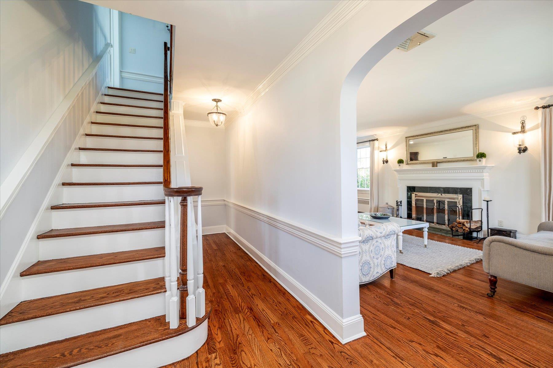 54 Roxen Road, Rockville Centre, New York image 3