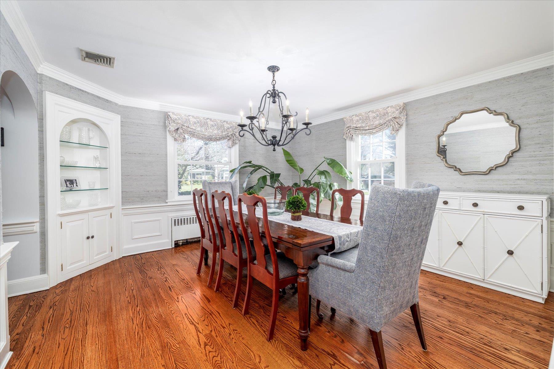 54 Roxen Road, Rockville Centre, New York image 8