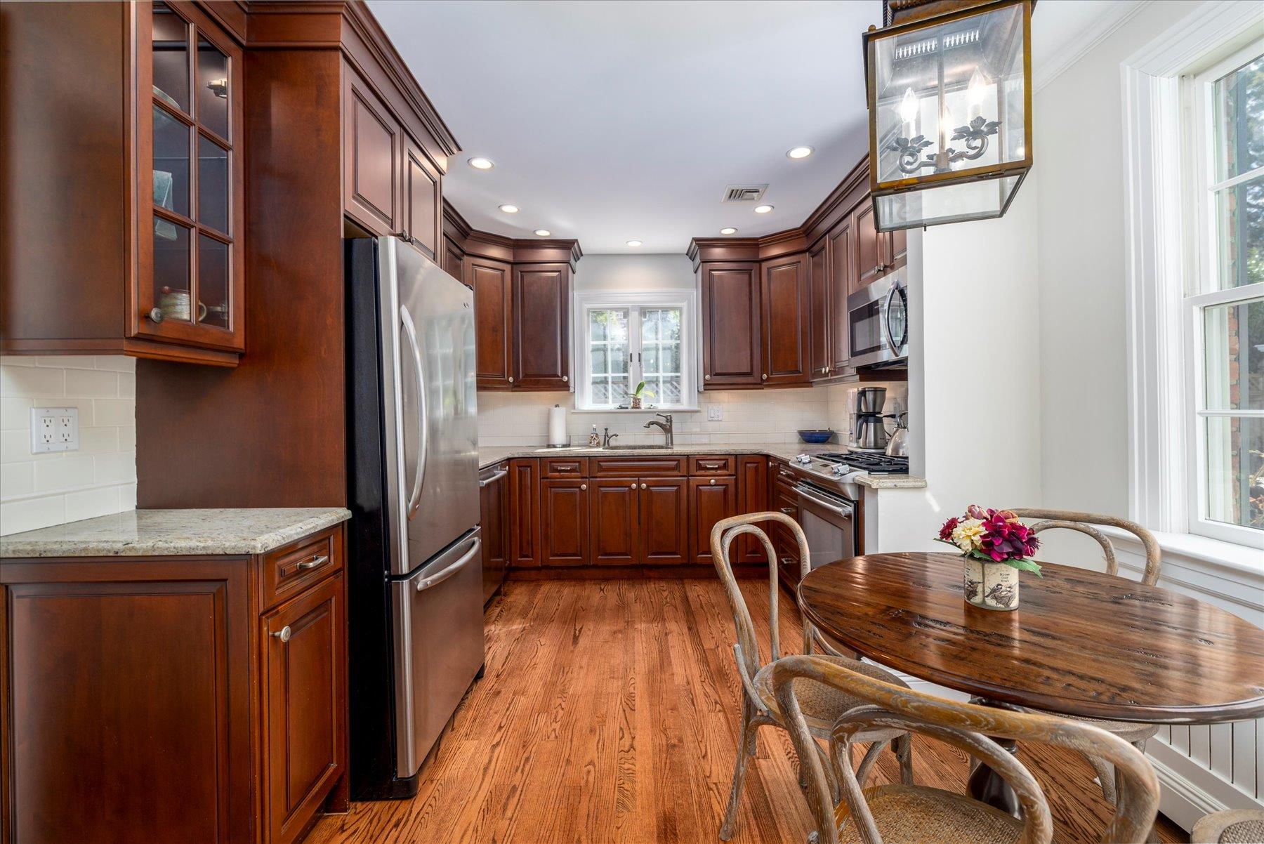 54 Roxen Road, Rockville Centre, New York image 6