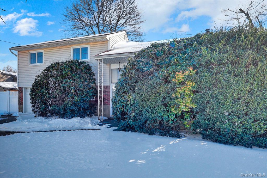 Photo of 266 N Kentucky Ave, Massapequa, NY 11758 (MLS # 940199)