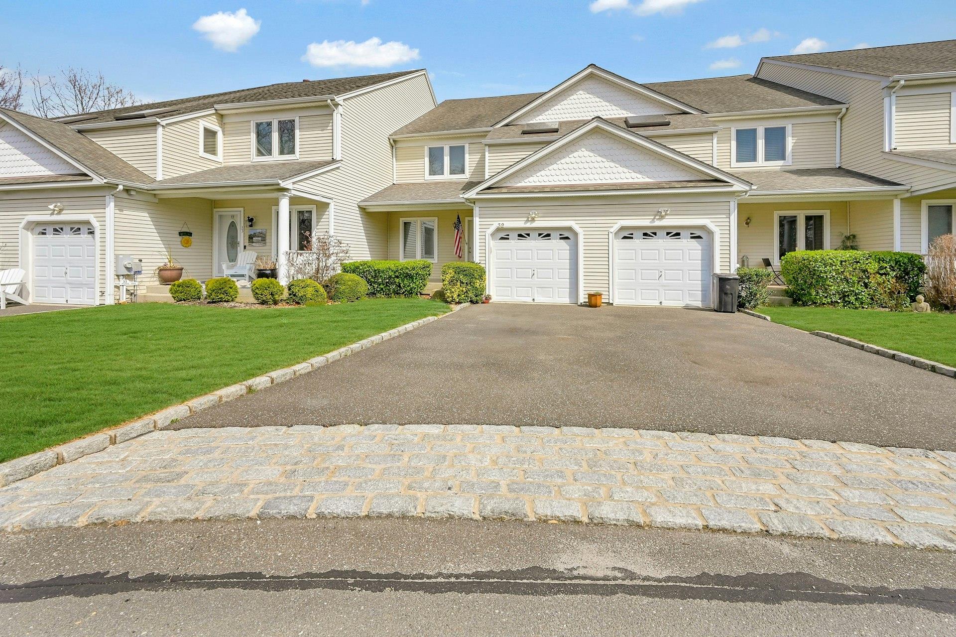 Rental Property at Lindbergh Circle, Huntington, Hamptons, NY - Bedrooms: 2 
Bathrooms: 3.5  - $4,600 MO.