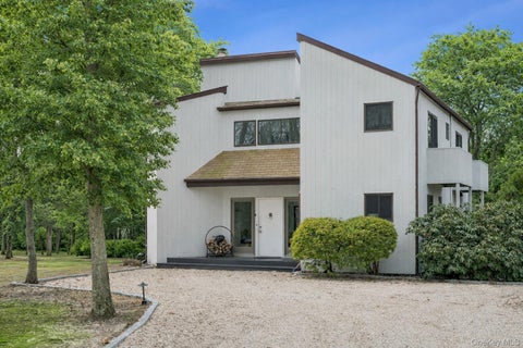 Homes For Rent - 15 N Quarter Road<br/> Westhampton, NY 11977