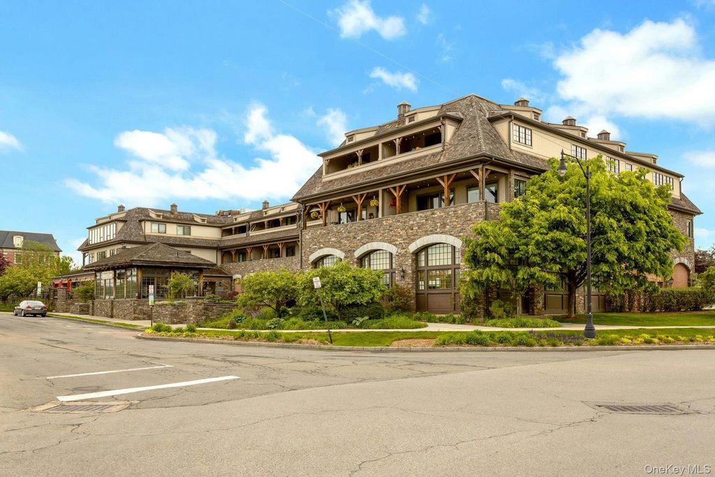 Photo of 127 W Main Street #201, Tarrytown, NY 10591 (MLS # 998697)
