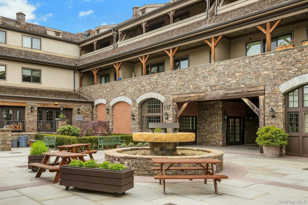 Photo of 127 W Main Street #201, Tarrytown, NY 10591 (MLS # 998697)