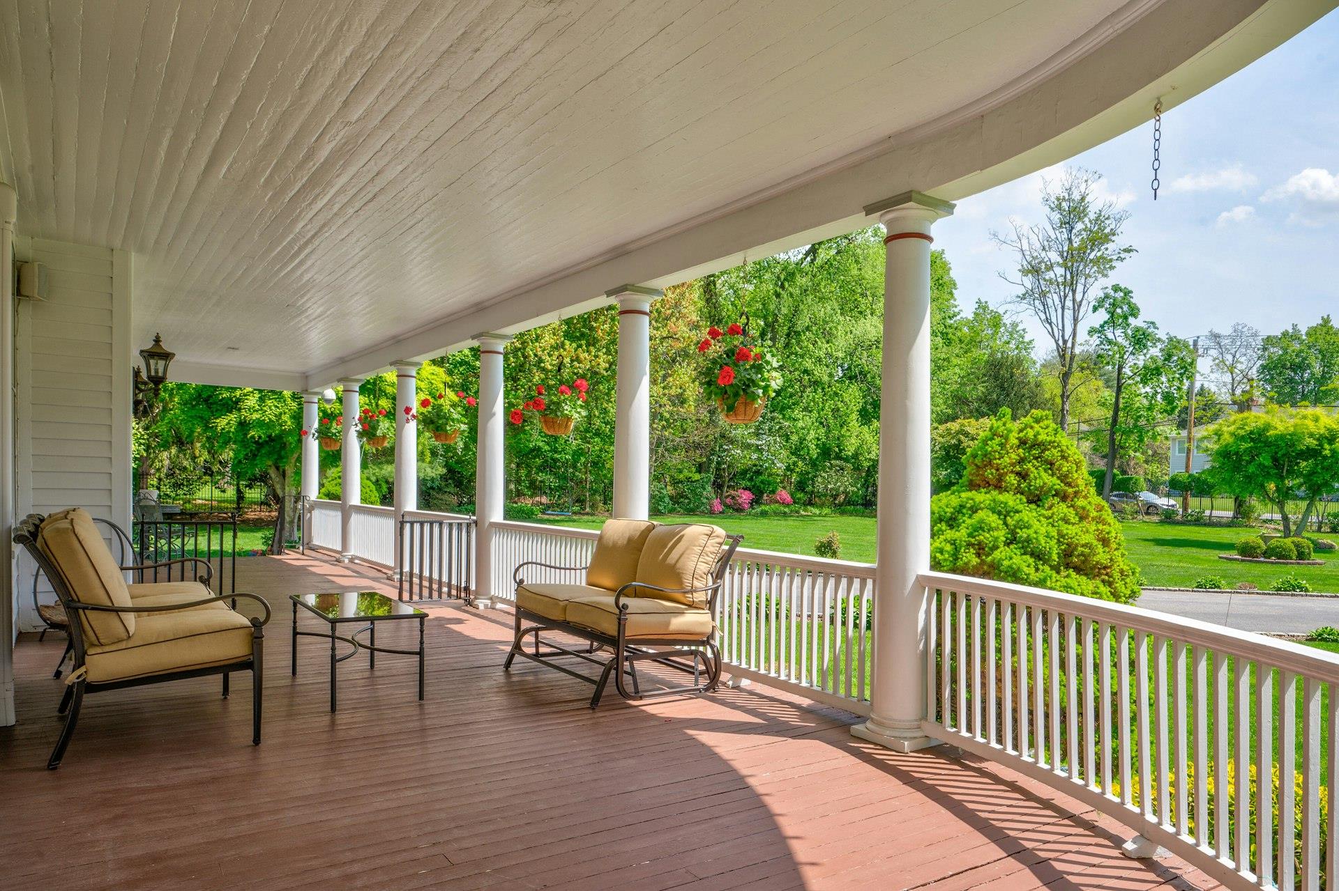 89 Duck Pond Road, Glen Cove, New York image 6