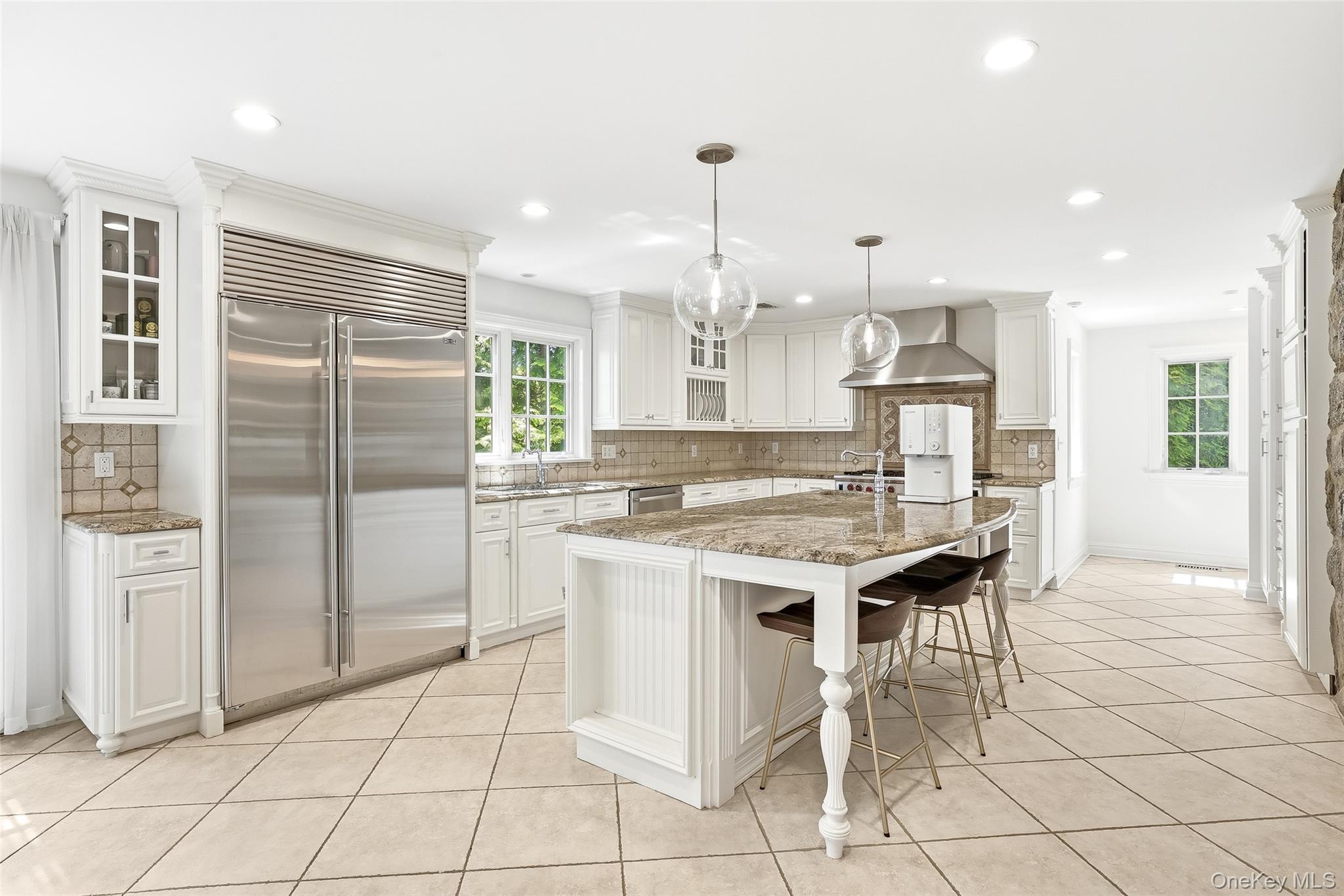 138 Oakland Beach Avenue