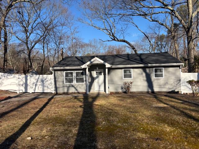 111 Seymour Lane Ln, Medford, New York image 4