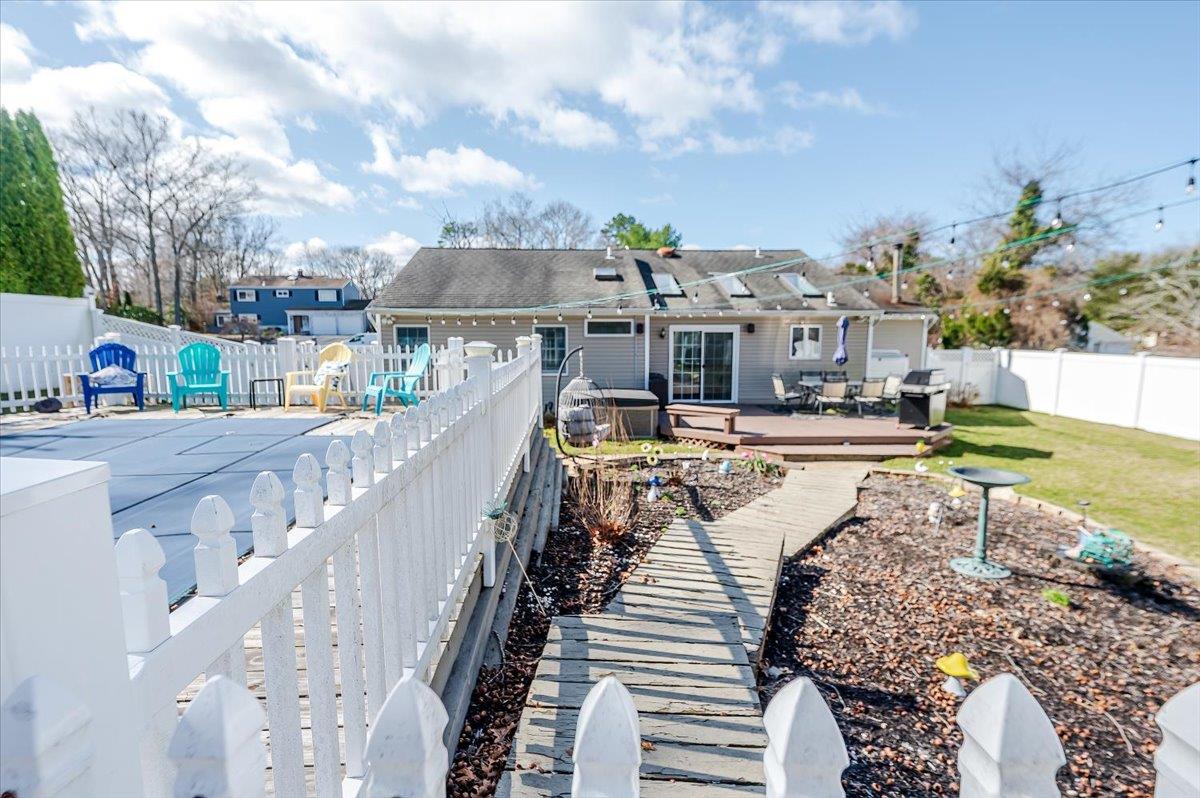 7 Marc Drive, Ridge, New York image 30