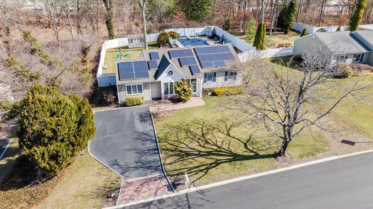 7 Marc Drive, Ridge, New York image 3