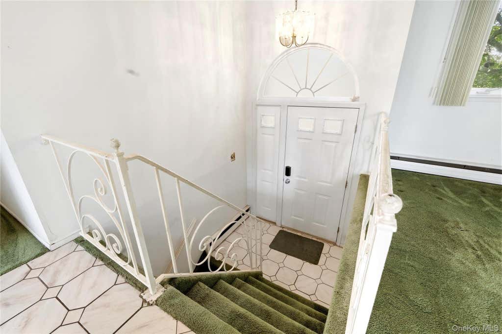 Photo of 835 7th Street, West Babylon, NY 11704 (MLS # 1037028)