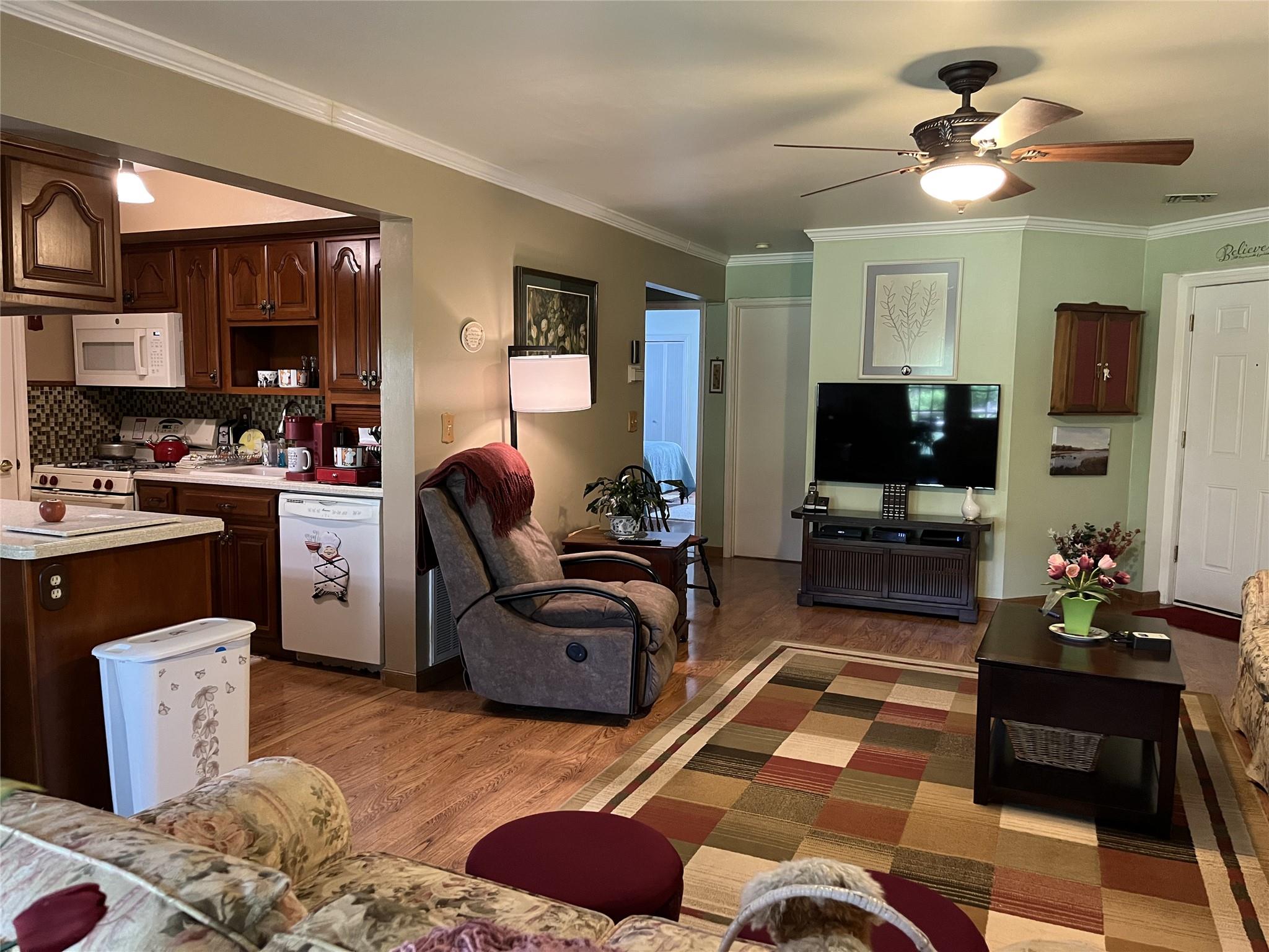 1086 Washington Green, New Windsor, New York image 6