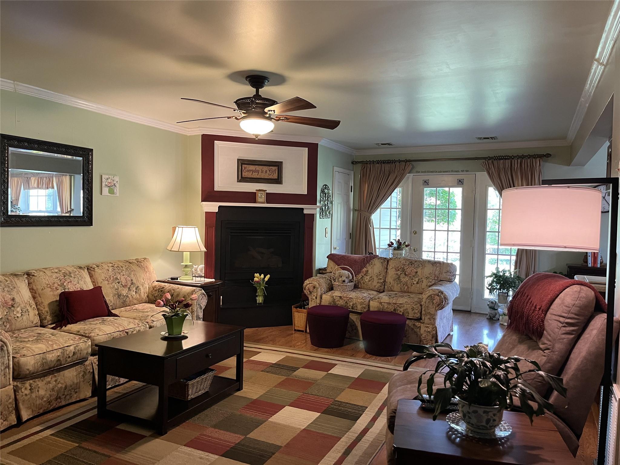 1086 Washington Green, New Windsor, New York image 3