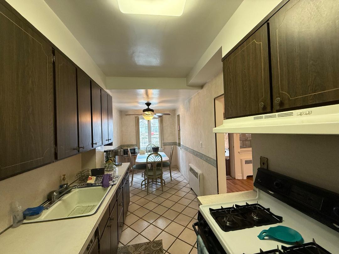 75-14 Parkway, Fresh Meadows, Florida image 14