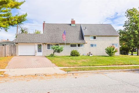 Homes For Rent - 201 Sprucewood Drive<br/> Levittown, NY 11756
