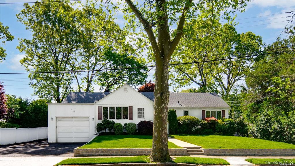 Photo of 14 Beech Court, Malverne, NY 11565 (MLS # 1028896)