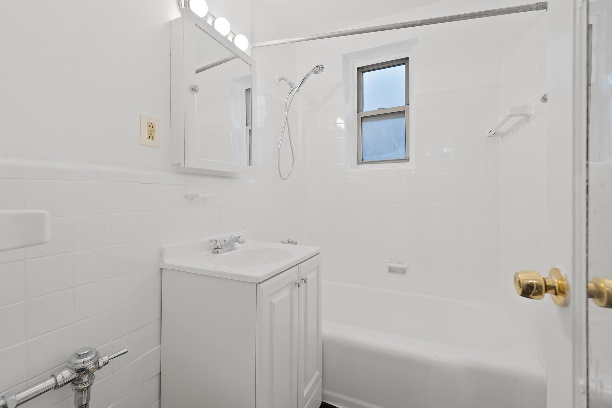 120-12 85th Ave #3A, Kew Gardens, New York image 10