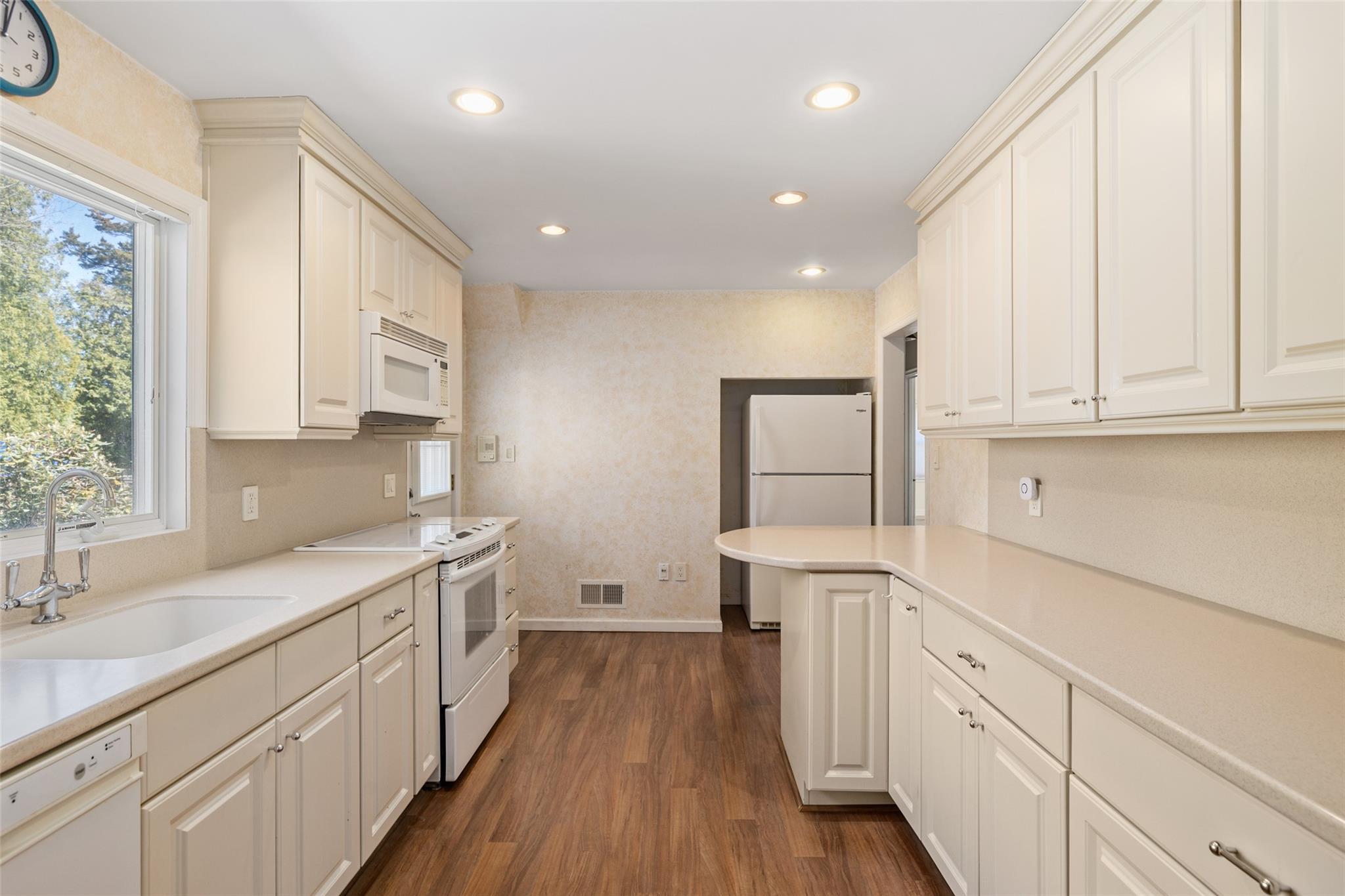 2212 Route 106, Syosset, New York image 16