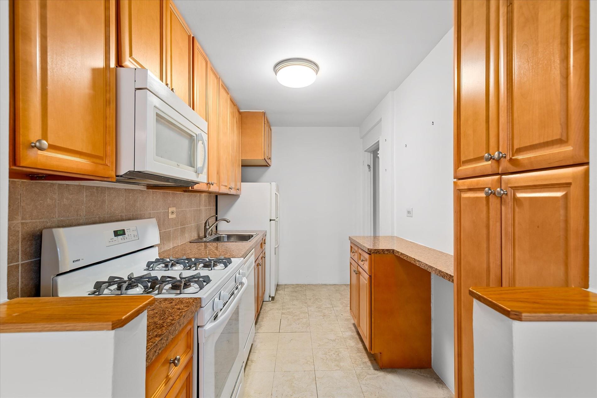 151-35 84th Street #5H, Howard Beach, New York image 8