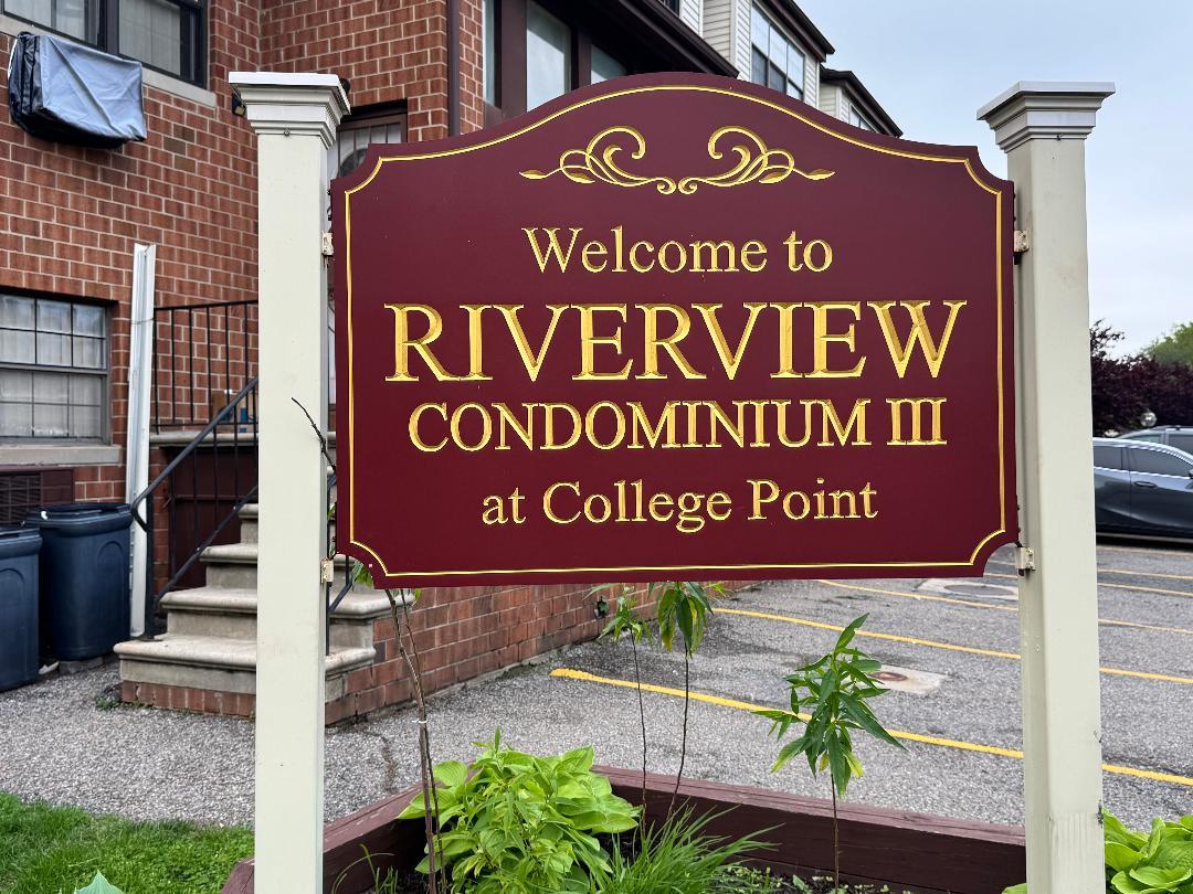 Cove Court 87A, College Point, Queens, NY - 3 Bedrooms  
3 Bathrooms  
8 Rooms - 