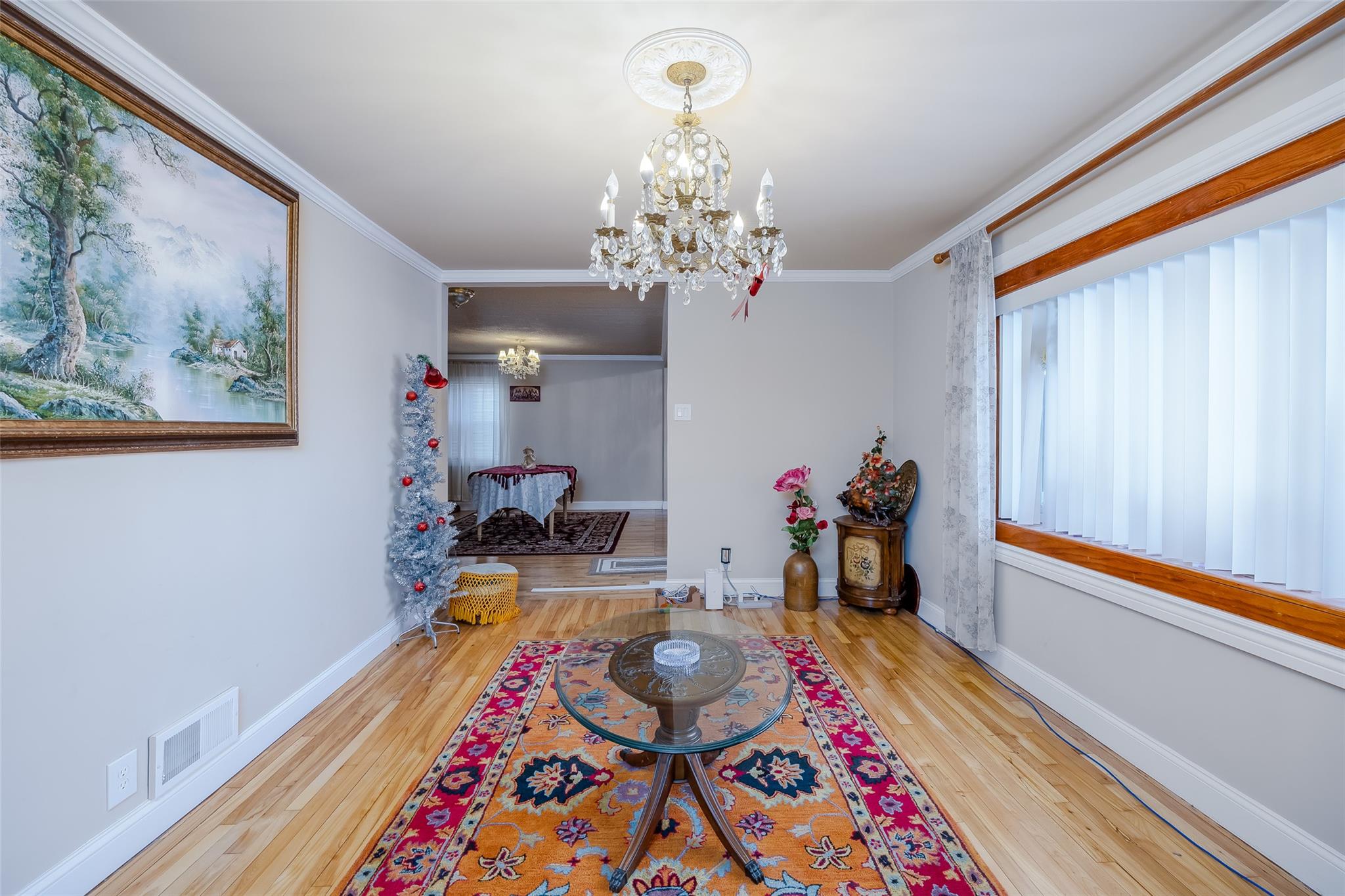 34 Parkdale Drive, North Babylon, New York image 4