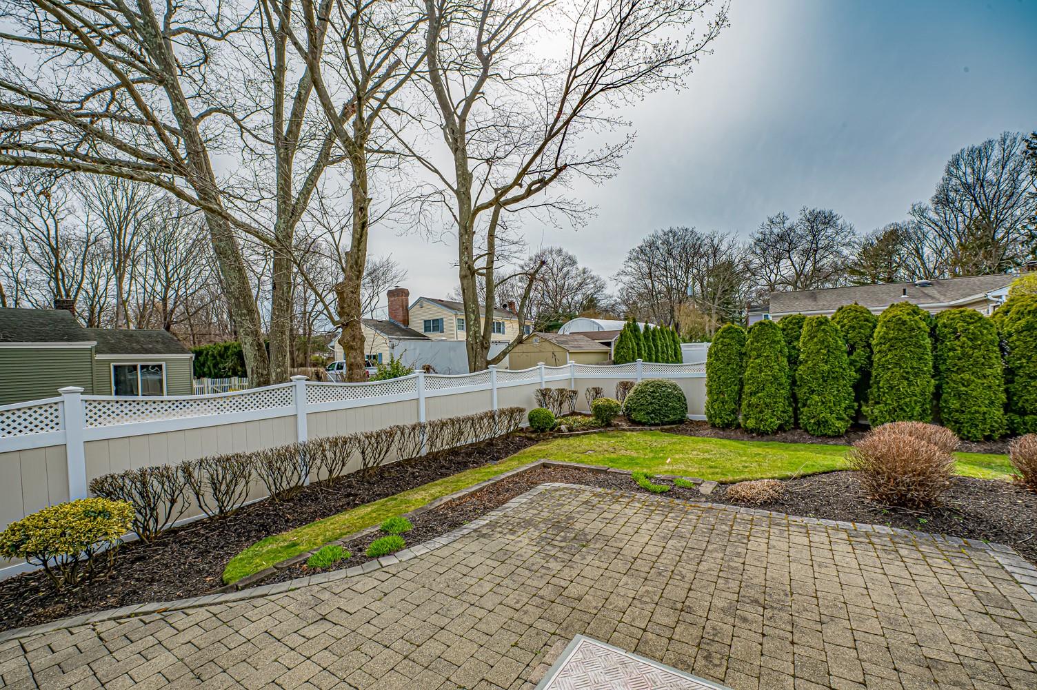 88 Belle Terre Avenue, Miller Place, New York image 3