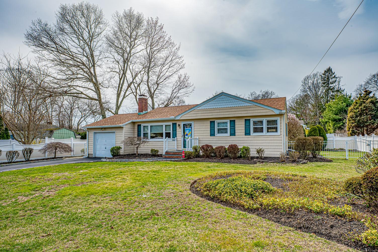 88 Belle Terre Avenue, Miller Place, New York image 1