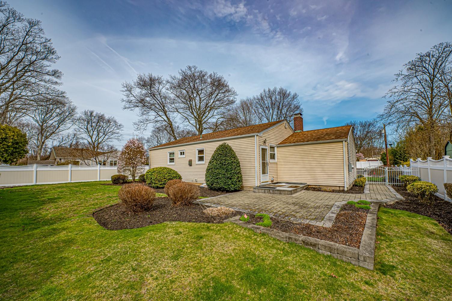 88 Belle Terre Avenue, Miller Place, New York image 2