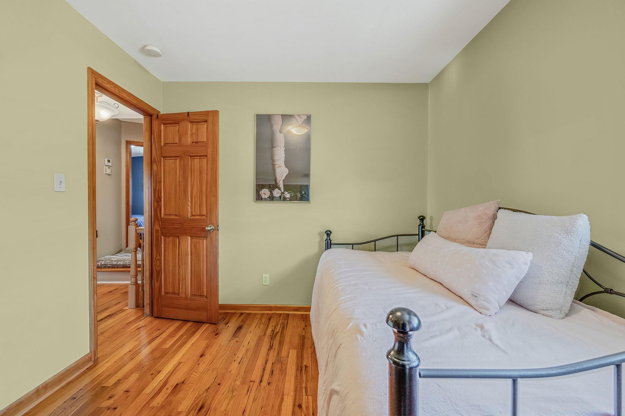 33 Amapola Lane, Kings Park, New York image 32